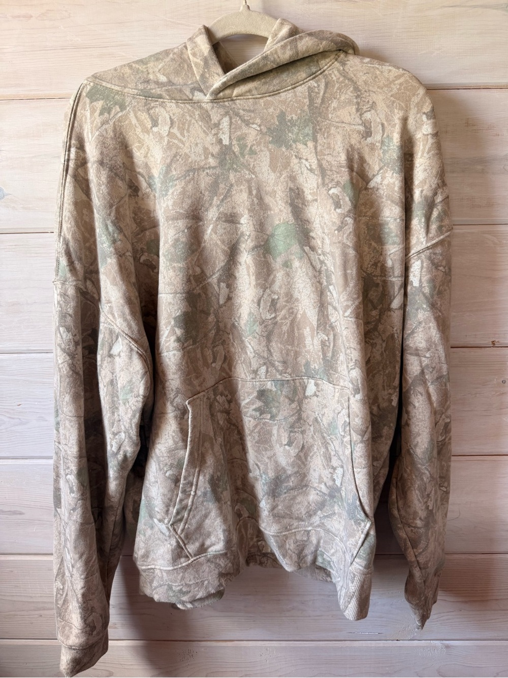 No Boundaries Crewneck Hoodie in Beige Camo
